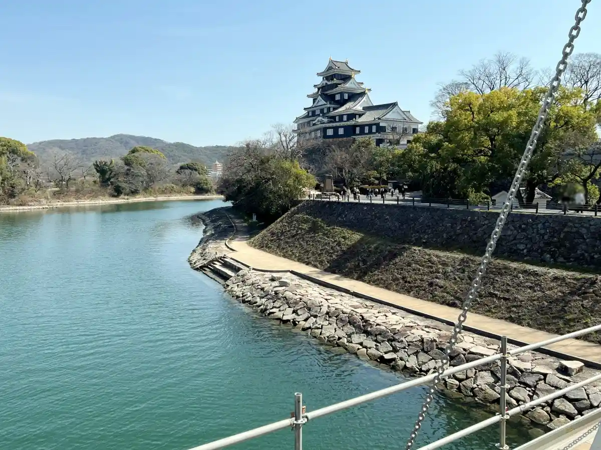 岡山後楽園から岡山城への行き方のアイキャッチ画像