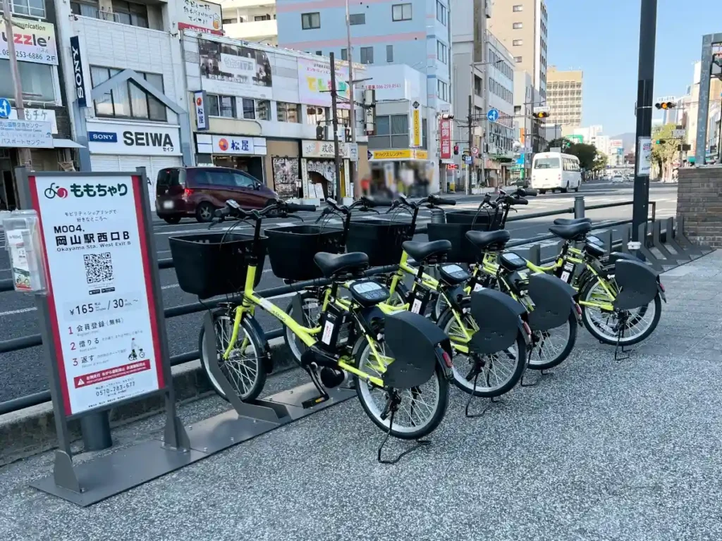 岡山駅西口Bポート（No.4）。岡山駅西口西口バス乗り場に近いももちゃりポート