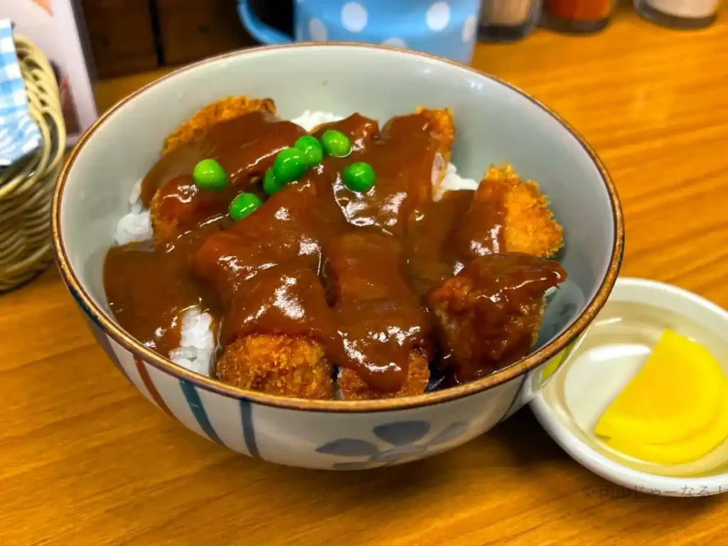 岡山市北区表町の食堂やまとのカツ丼