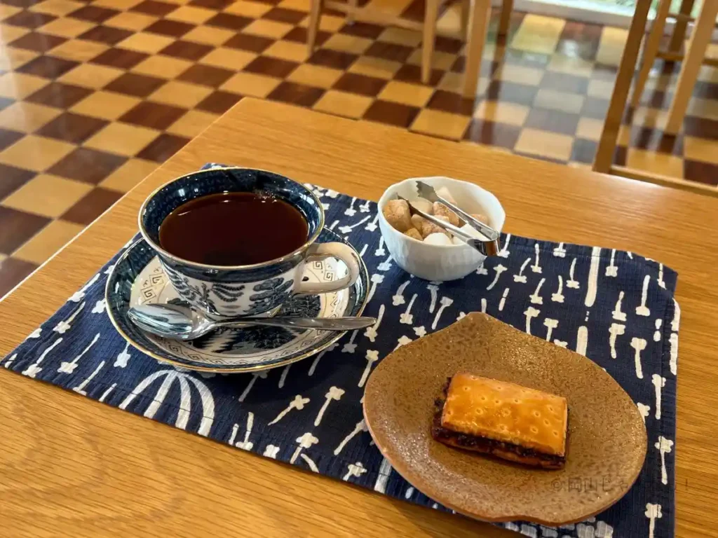 夢二郷土美術館のカフェで提供されるガルバルジィのセット