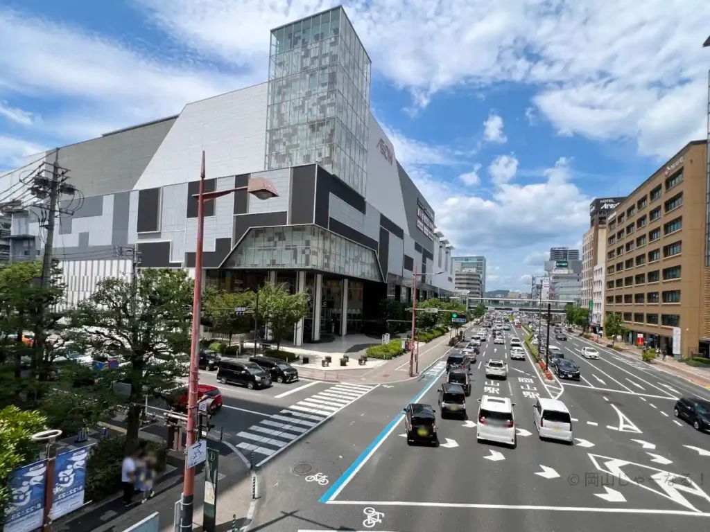 岡山駅周辺にあるイオンモール岡山の外観