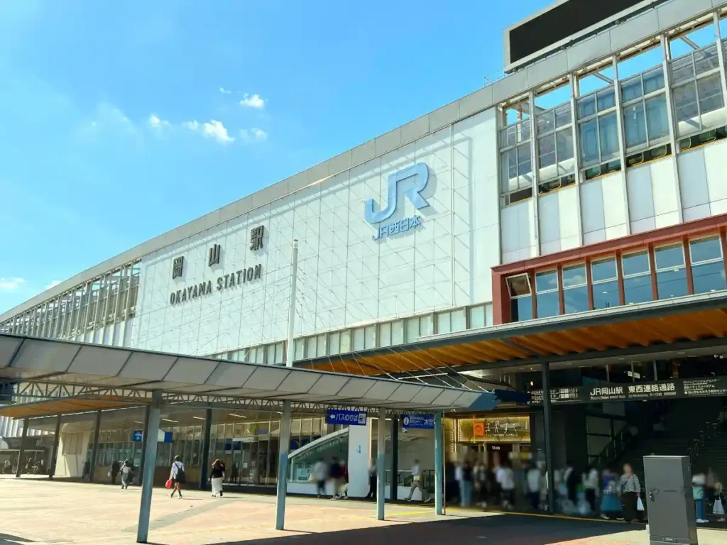 岡山駅周辺の駅ビルと商業施設