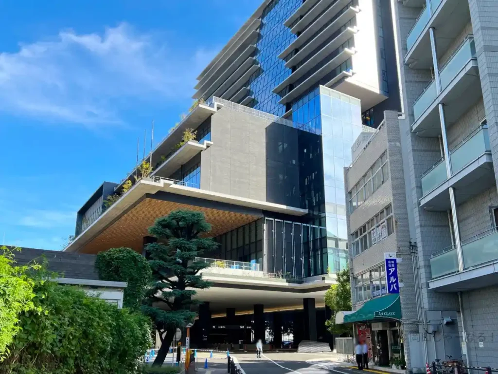 岡山市役所の外観