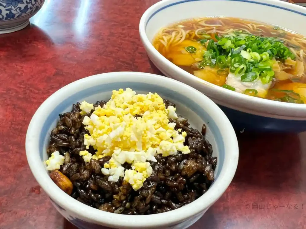 善案：ラーメンと茶碗一杯分のえびめしが付いたラーメン熊五郎の半ちゃんセット